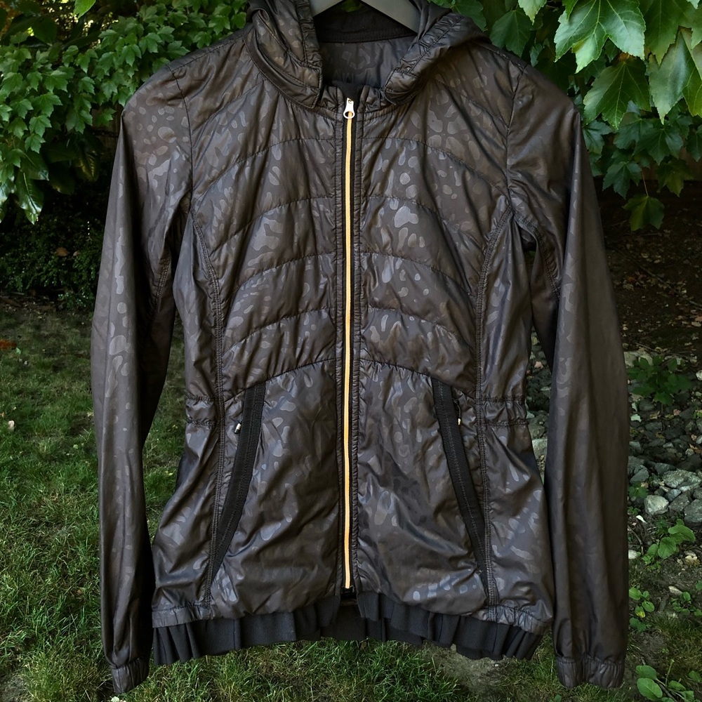 Lululemon Spring Fling Puffy Windbreaker Size 6